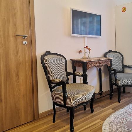 Fancy 1Bd Family Friendly In Historical Centre Apartamento Bucareste Exterior foto