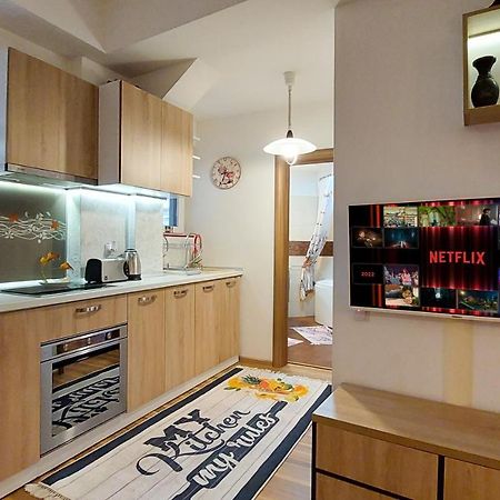 Fancy 1Bd Family Friendly In Historical Centre Apartamento Bucareste Exterior foto